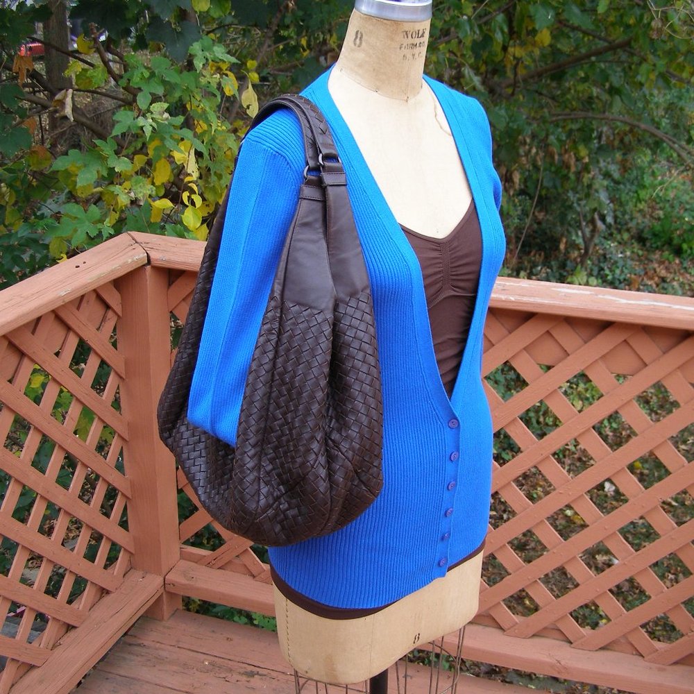 EUC Bottega Veneta Intrecciato Brown Leather Hobo/Shoulder bag - Picture 2 of 16